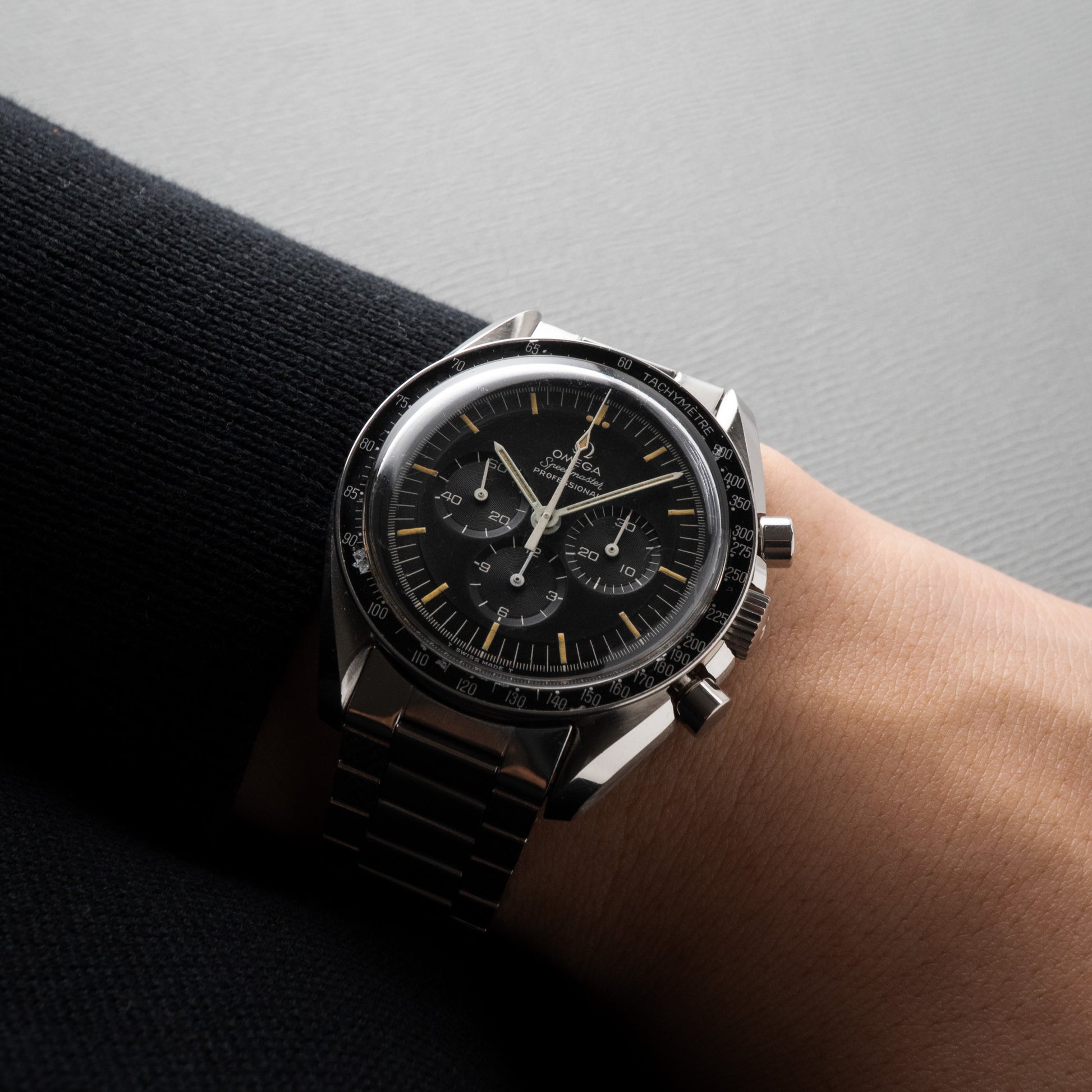 OMEGA SPEED MASTER Ref.145.022 wrist 2
