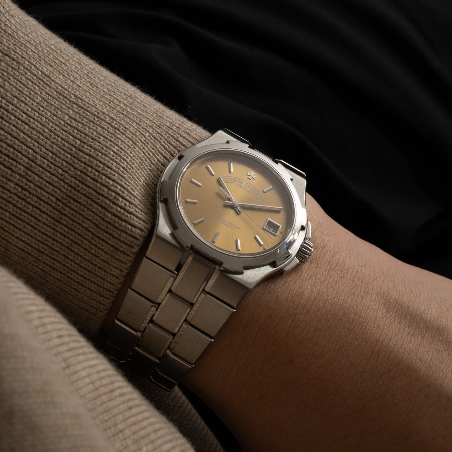 VACHERON CONSTANTIN OVERSEAS REF. 42042 Tropical wrist 2