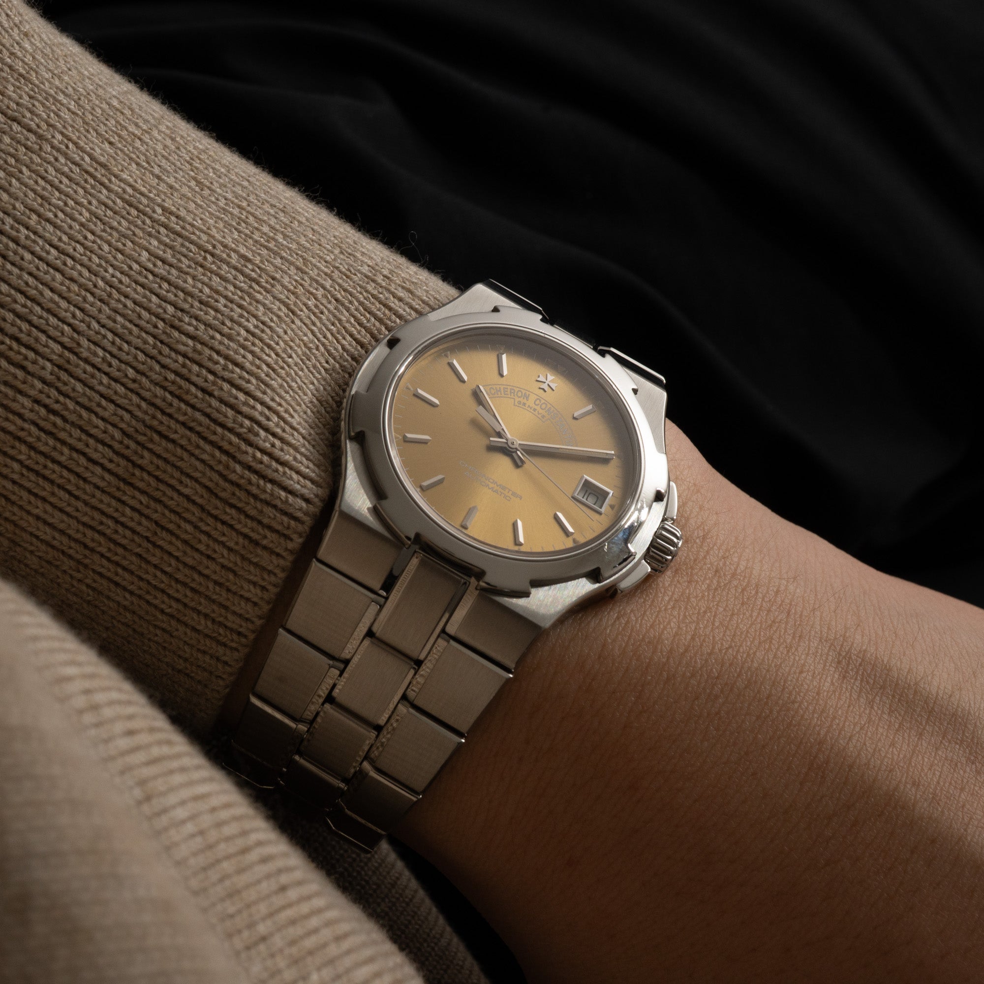 VACHERON CONSTANTIN OVERSEAS REF. 42042 Tropical wrist 2
