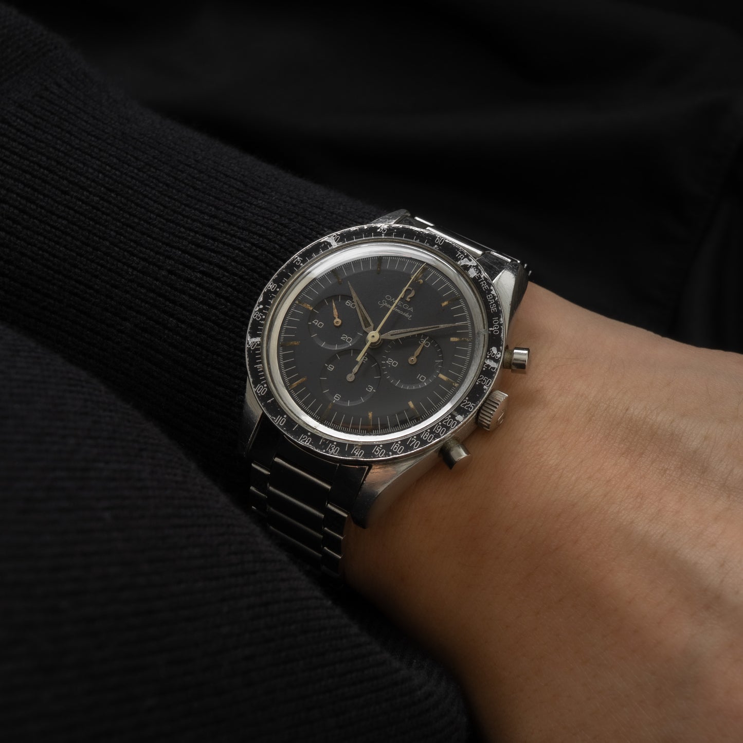 OMEGA SPEEDMASTER REF 2915-3 wrist