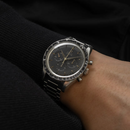 OMEGA SPEEDMASTER REF 2915-3 wrist